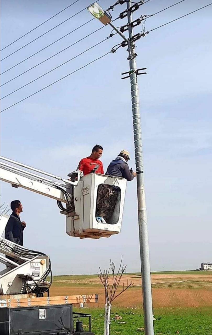تحديث وتطوير الإنارة الخارجية للطريق المؤدي لمدينة الأمير هاشم بن عبد الله الثاني للشباب