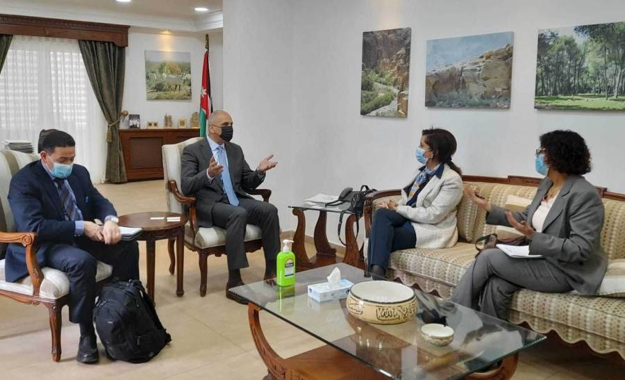 وزير البيئة يلتقي مساعدة مدير عام منظمة الصحة العالمية