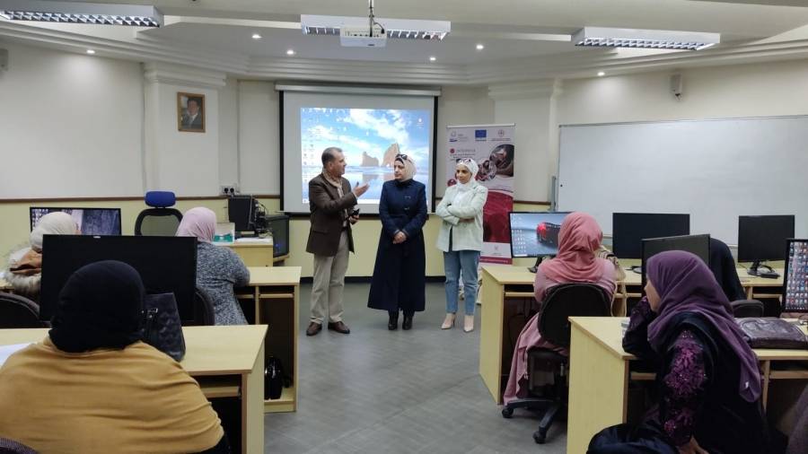 بحث اقامة معرض الربيع بشكل دوري للسيدات المنتجات مع وحدة التنمية وخدمة المجتمع المحلي في البلقاء التطبيقية