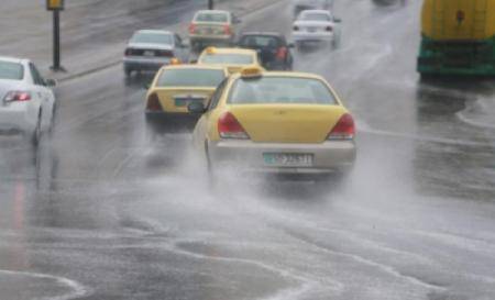 منخفض جوي بارد وماطر الخميس