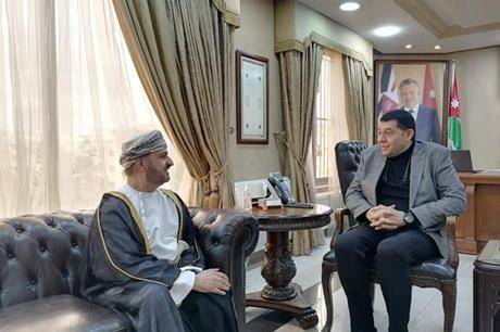 وزير العمل يبحث مع السفير الكويتي تسويق الكفاءات الأردنية