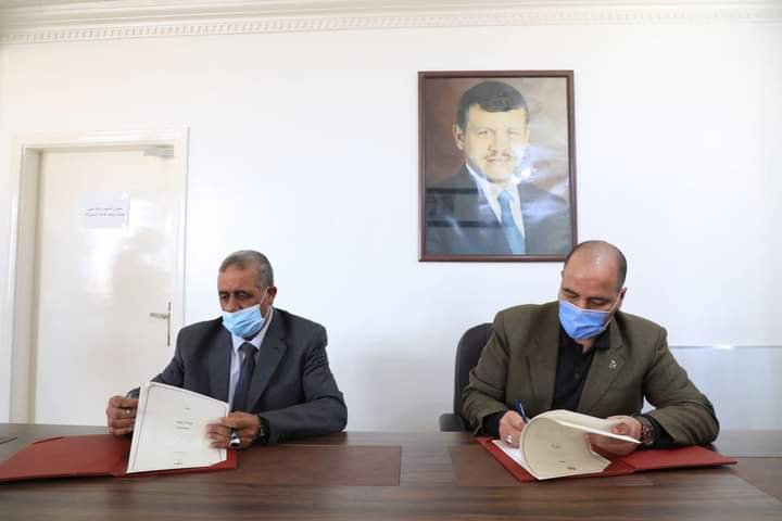 اتفاقية تعاون مشترك مع بلديات الكرك لإدارة ملاعب رياضية