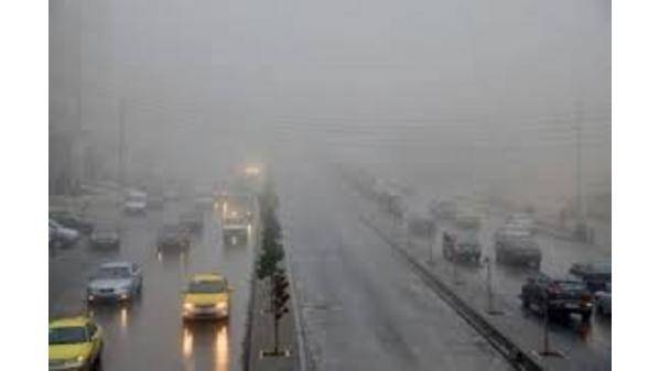 “الأرصاد” تحذر من خطر الانزلاق وتدني مدى الرؤية