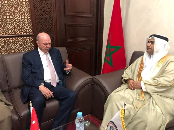 الفايز يلتقي عددًا من رؤساء وممثلي المجالس الاستشارية والشيوخ العربية والافريقية