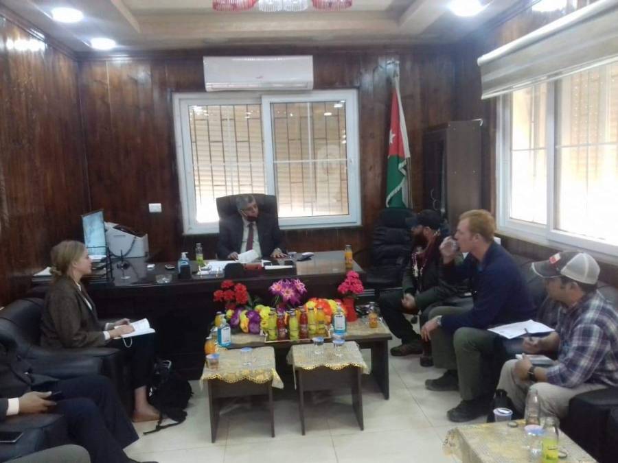 وفدًا من السفارة الامريكية يزور بلدية الرويشد الجديدة ...صور