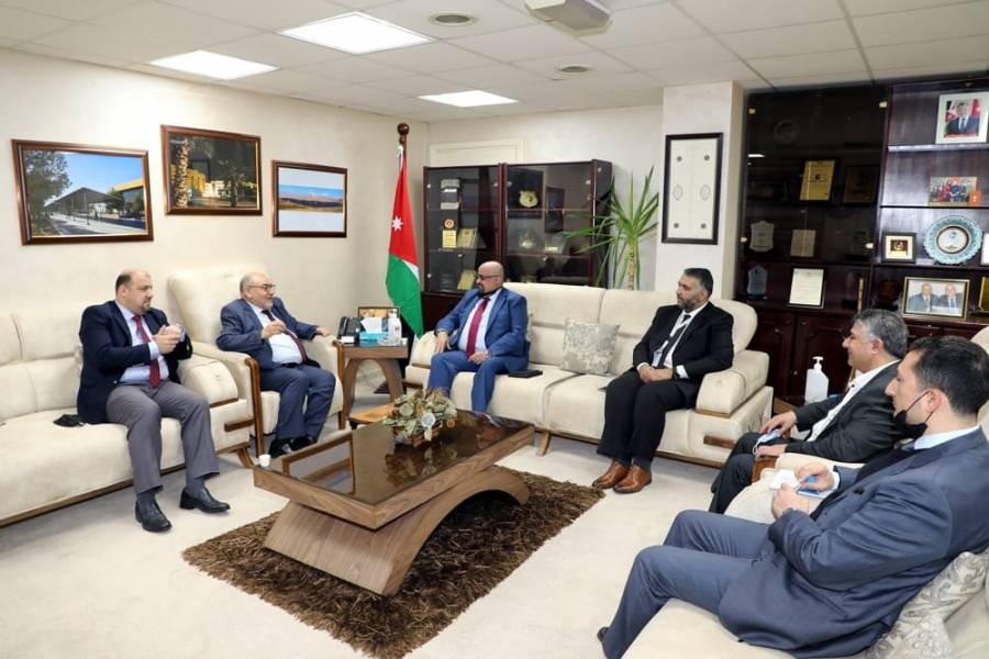 الجامعة الهاشمية تبحث توسيع أطر التعاون مع مجموعة إس أم تي لأمن المعلومات