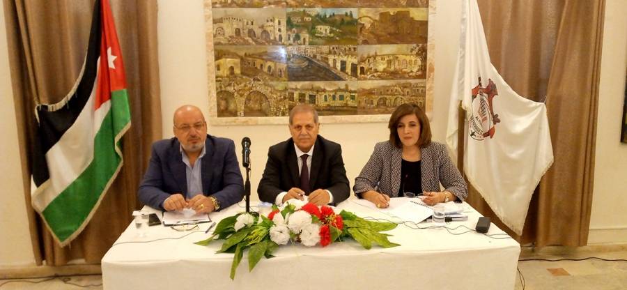 ندوة حوارية حول القوانين الناظمة لانتخابات مجالس المحافظات والبلدية بالفحيص