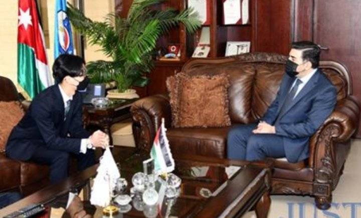 جامعة العلوم والتكنولوجيا الأردنية والملحقية اليابانية تبحثان التعاون المشترك