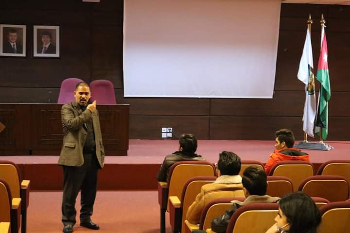 مقابلات الشركات الخاصة مع طلبة الدعم اللوجستي في كلية عمان الجامعية