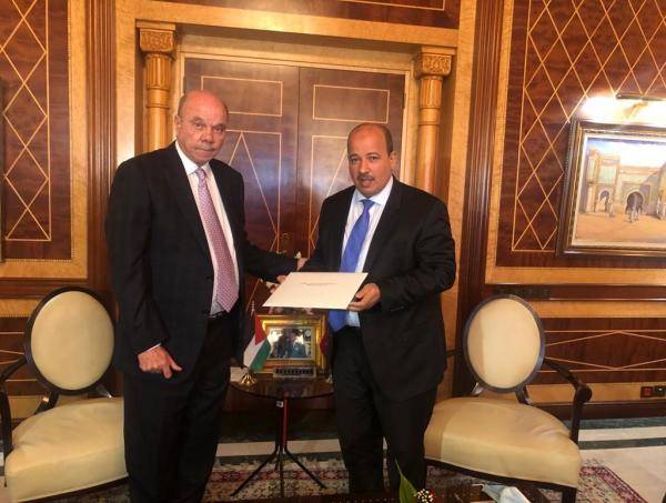 الفايز ينقل رسالة خطية من الملك إلى العاهل المغربي