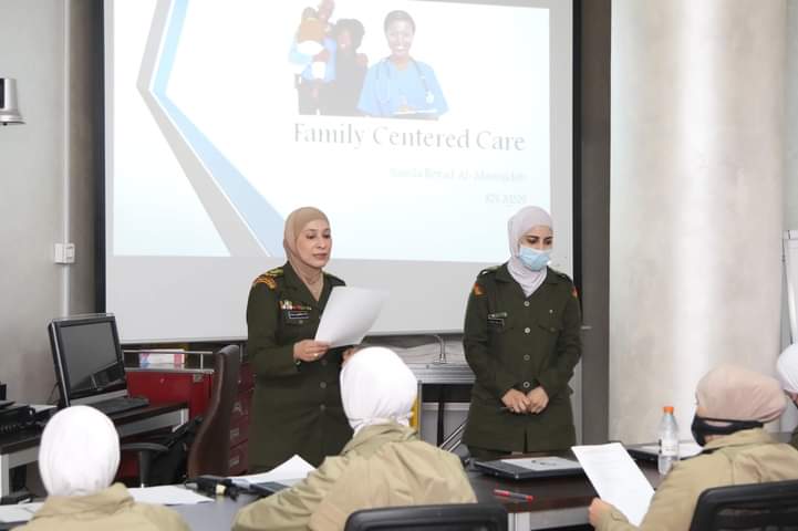 الخدمات الطبية الملكية تعقد ورشة عمل تثقيفية للرعاية المتمحورة حول العائلة والطفل ...