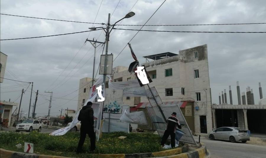 تطاير يافطة انتخابية  في الهواء كادت تودي بحياة سائق مركبة في محافظة إربد