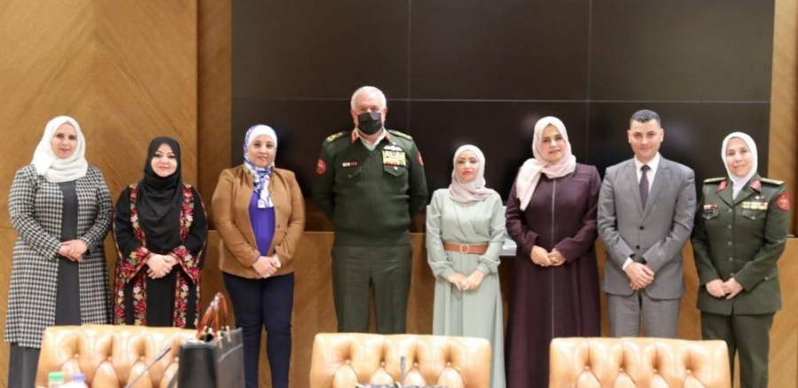 رئيس هيئة الأركان المشتركة يستقبل وفد  برئاسة م.عبير الجبور واعضاء لجنة المراة