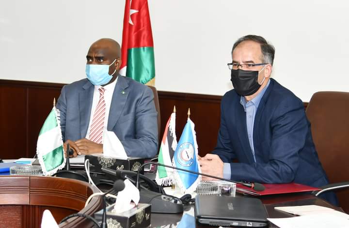 جامعة العلوم والتكنولوجيا الأردنية وسفارة نيجيريا  تبحثان سبل التعاون