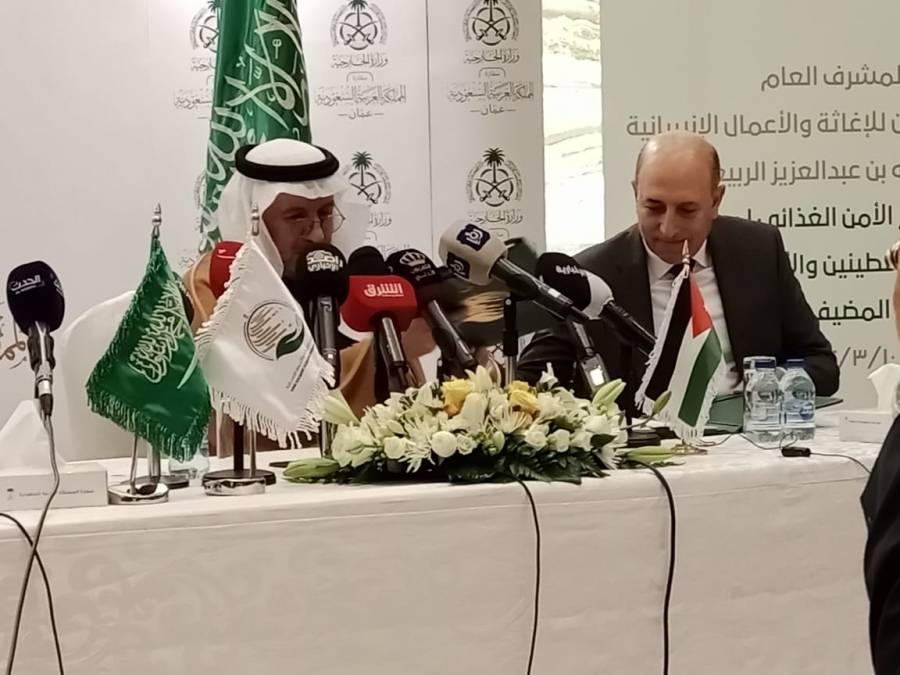 الربيعة يؤكد السعودية  قيادة وشعبا تؤمن بأهمية الدور النبيل الذي يقوم به الأردن باحتضان اللاجئين السوريين ...صور