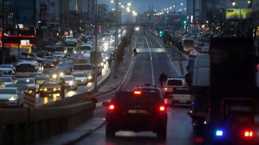 تعمق تأثير الكتلة الهوائية الباردة جداً وسط أجواء ماطرة في أغلب المناطق