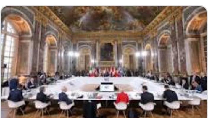 القمة الأوروبية تطالب روسيا بسحب قواتها من أوكرانيا بدون شروط