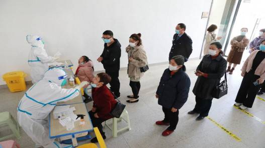 إغلاق مدينة صينية تعد 9 ملايين نسمة جراء ارتفاع عدد الإصابات بكورونا