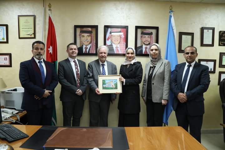 وفد من هيئة الاعتماد البريطانية ASIC في زيارة للتطبيقية...