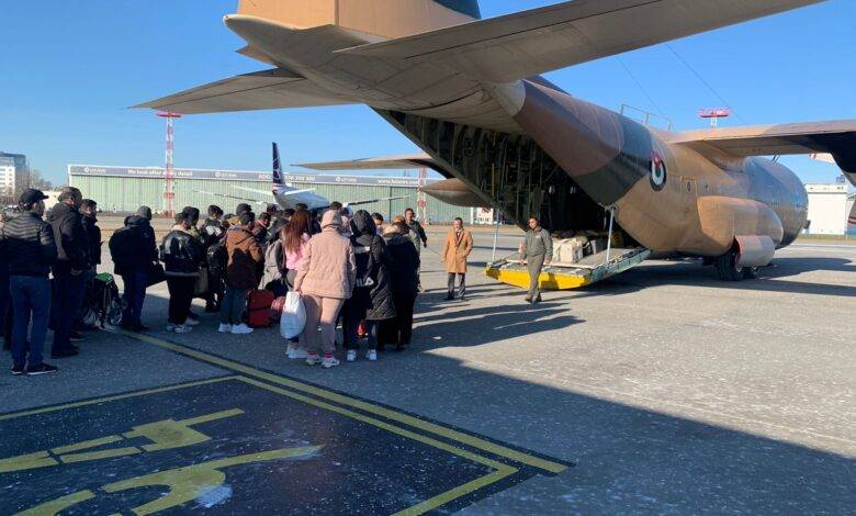 وصول ‏68 أردنيا وعائلاتهم قادمين من أوكرانيا للأردن منتصف الليلة