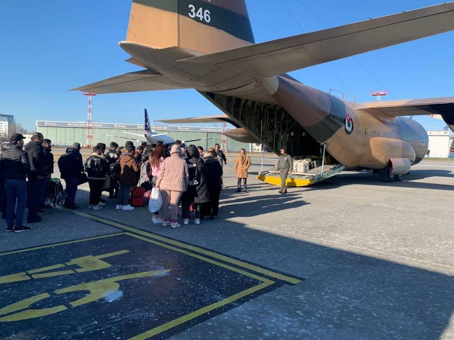 إقلاع طائرة الاجلاء الأردنية  الثالثة من بولندا