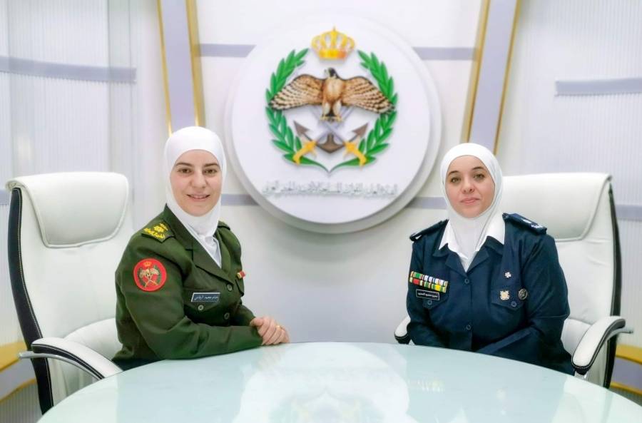 إذاعة الجيش العربي تستضيف الرائد البحري سميرة الصعوب