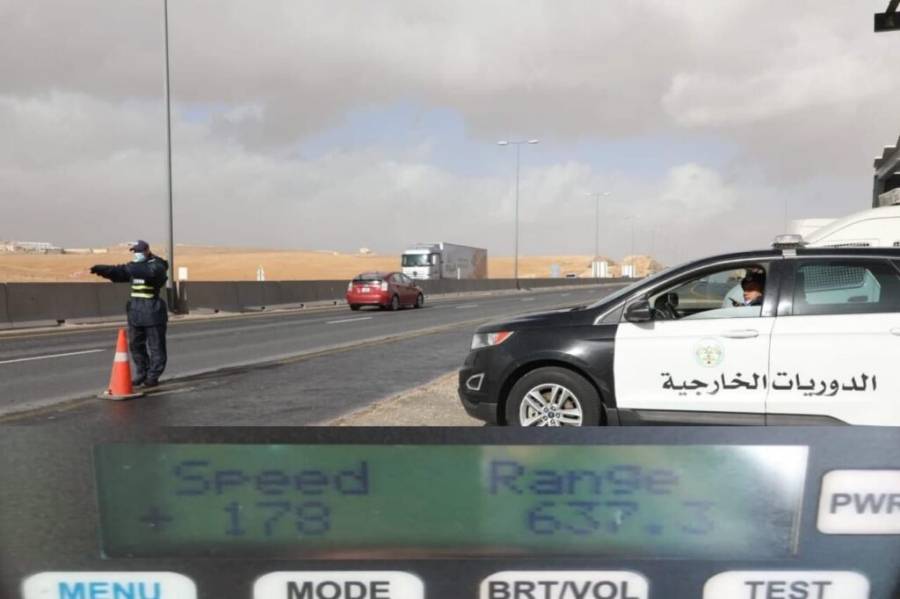 ضبط طفل يقود مركبة شحن في دير علا