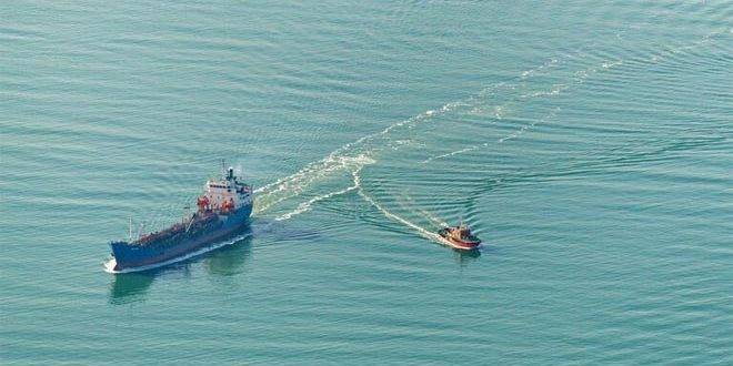 القوات الأوكرانية تستهدف سفينة تجارية روسية في بحر آزوف