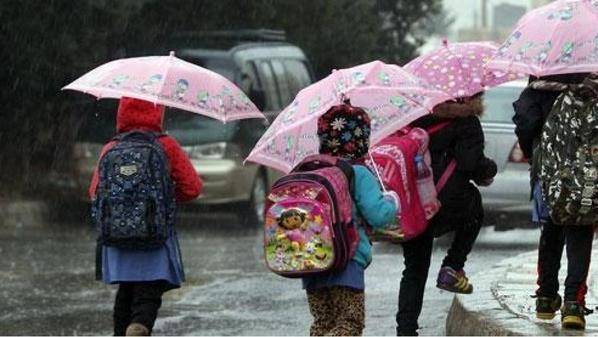 قرارات بتعطيل وتأخير دوام مدارس ليوم الثلاثاء بسبب الأحوال الجوية (أسماء وتحديث مستمر)