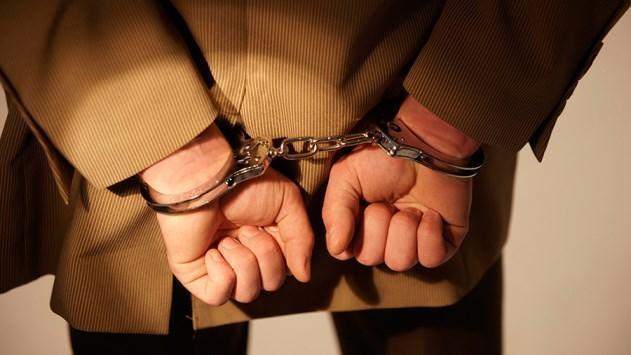 توقيف صاحب شركة زور عقود عمل وشهادات