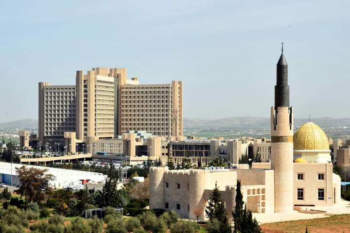 تأخير دوام العيادات والموظفين بمستشفى الملك المؤسس إلى العاشرة صباحا