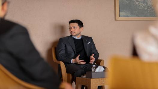 ولي العهد يؤكد أهمية إيجاد بيئة اقتصادية تشجع على الاستثمار