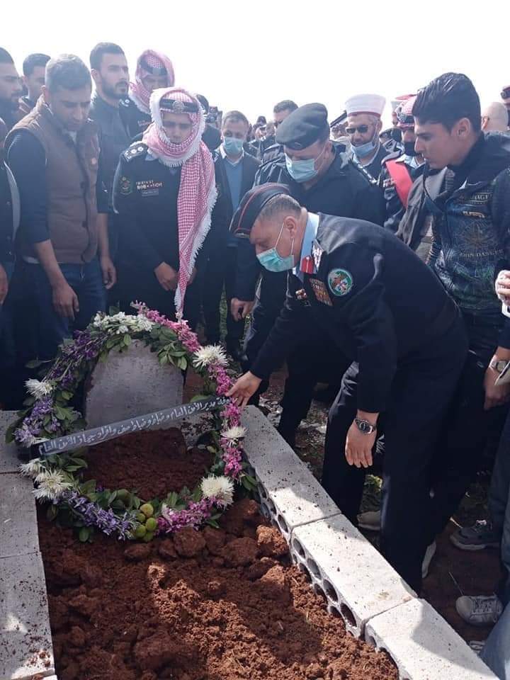 تشييع جثمان الملازم٢  طارق الربيع  في الرمثا... صور