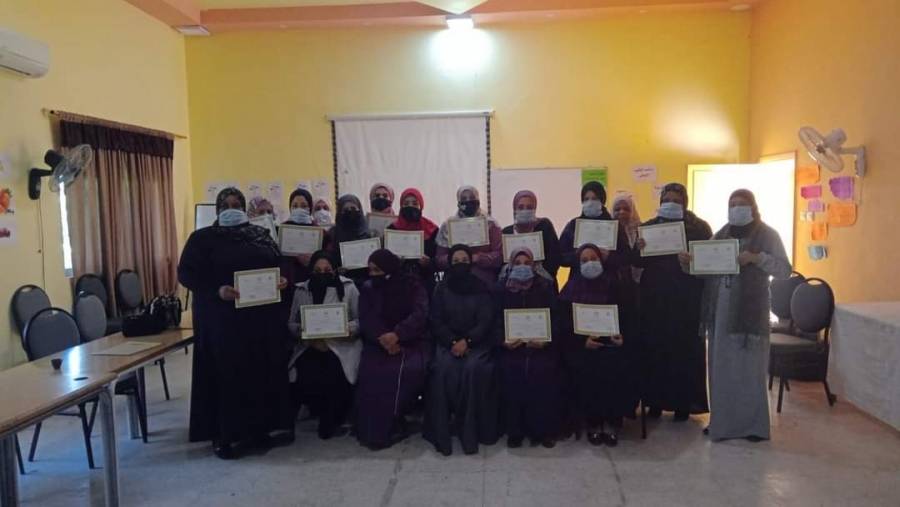 تخريج مشاركات ببرنامج الرعاية الوالدية في الشيخ حسين
