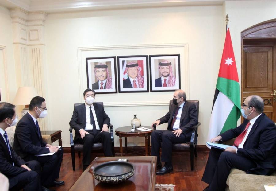 وزير الخارجية يلتقي المبعوث الصيني لشؤون الشرق الأوسط