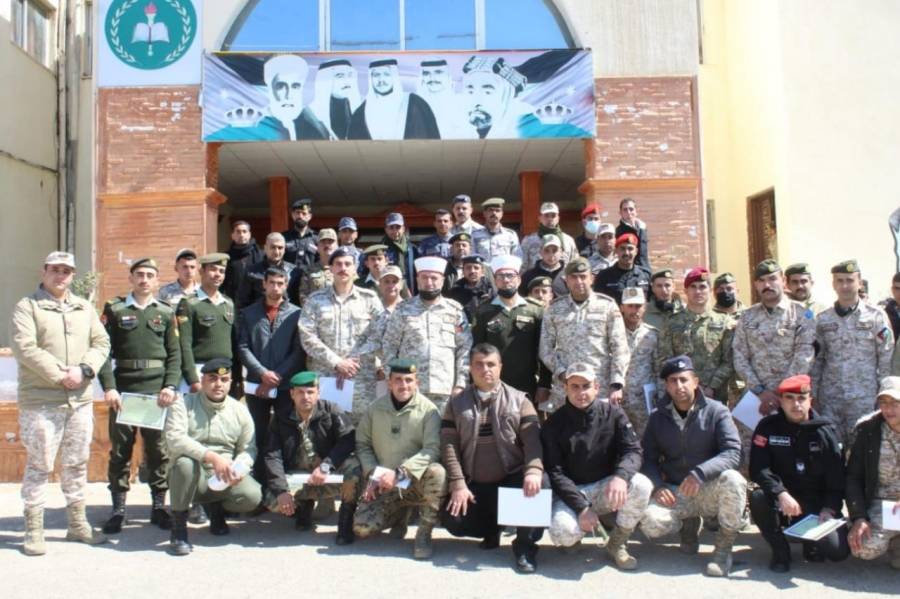 تخريج دورتي مكافحة التطرف الفكري والتأهيل الأسري في كلية الأمير الحسن للعلوم الإسلامية