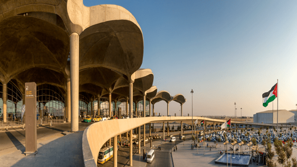 مجموعة المطار الدولي: متفائلون بحركة السفر بعيد التخفيف من قيودها