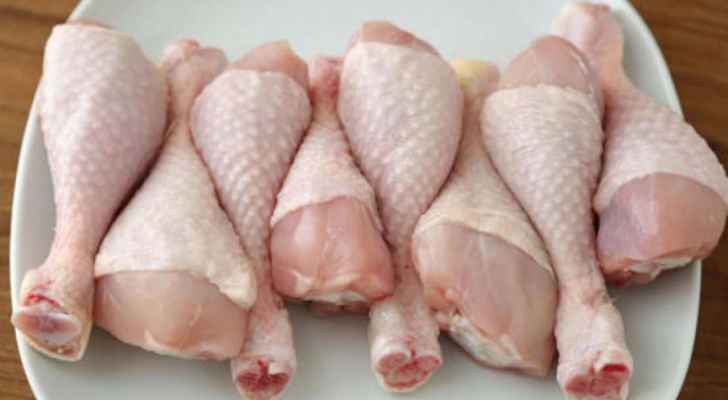 قُبيل رمضان.. السماح باستيراد الدجاج “المجمد والمقطع والمسحب”