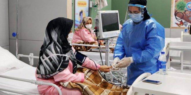 أكثر من ألف إصابة جديدة بكورونا في إيران