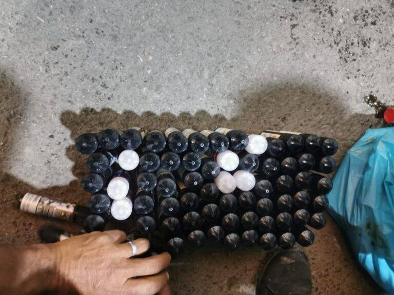 ضبط معمل يصنع “جوس” فاسد للسجائر الإلكترونية