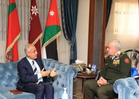 الحنيطي يستقبل المنسق المقيم للأمم المتحدة ومنسق الشؤون الإنسانية