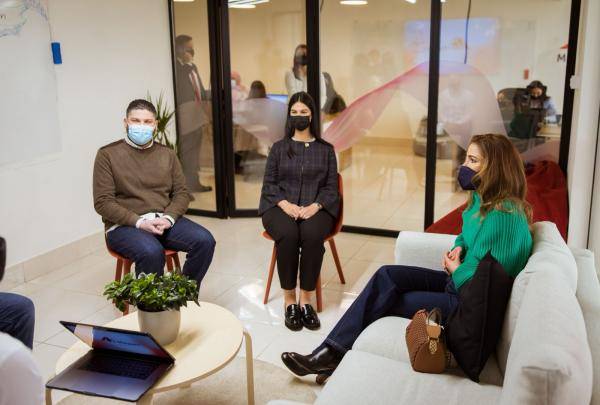 الملكة تزور شركة مقسم لحلول الاتصالات السحابية