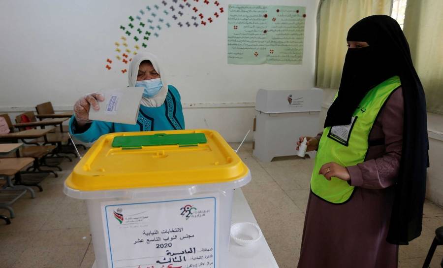 أول حالة اقتراع كانت لسيدة في محافظة الكرك