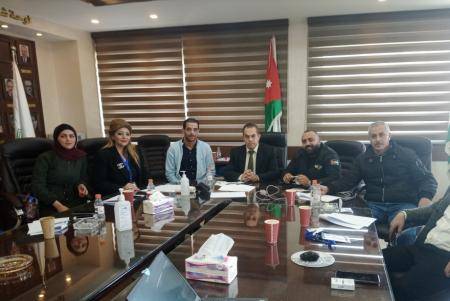 المحامون يرصدون 30 ملاحظة: مراكز بلا تحبير وموظفون يرشدون مقترعين لاختيار مرشح