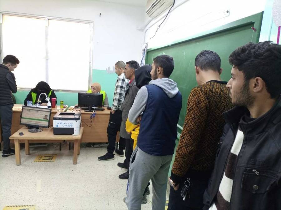 تزايد اقبال الناخبين على مراكز الاقتراع في المفرق