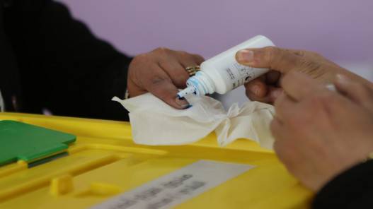 مادبا: إقبال متزايد على صناديق الاقتراع