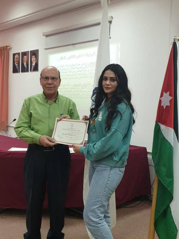 الطوباسي يخرج المشاركين في دورة التفكير الناقد