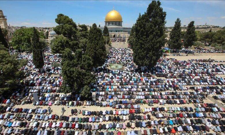30 ألفا يؤدون صلاة الجمعة في المسجد الأقصى