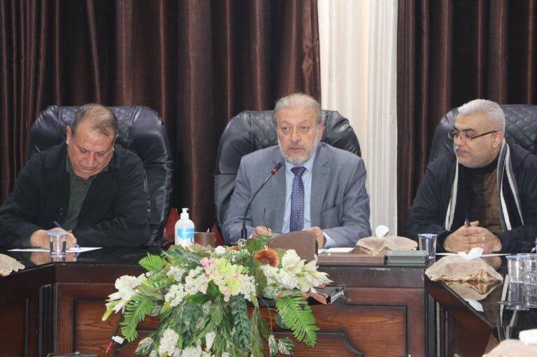 الكوفحي يطالب الصحافة ووسائل الإعلام بمراقبة عمل البلدية