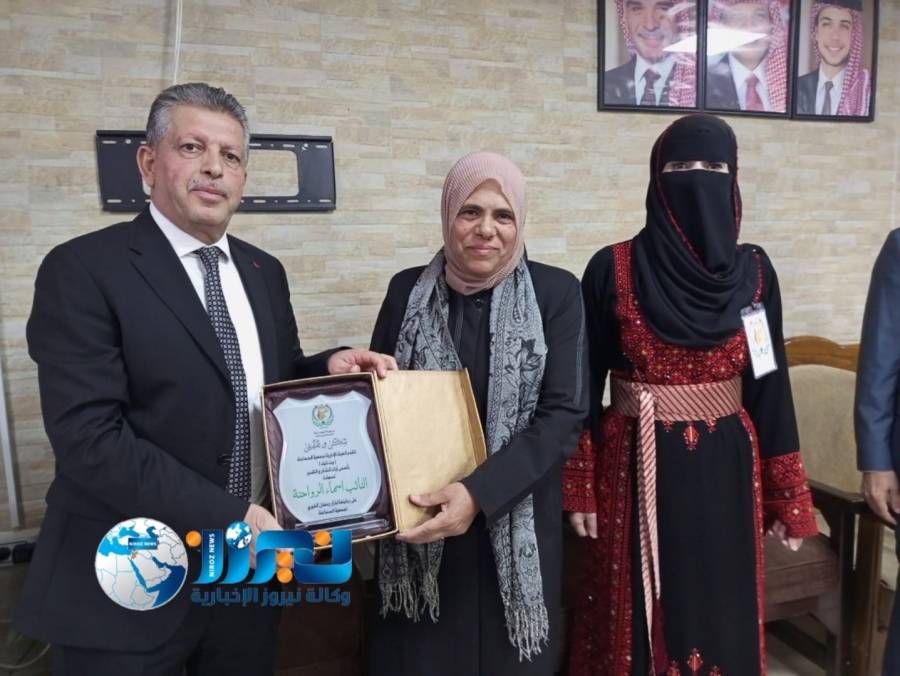 النائب أسماء الرواحنه تفتتح بازار رمضان  الذي تنظمه جمعية السماعنة للتنمية الإجتماعية ويستمر ثلاثة أيام .